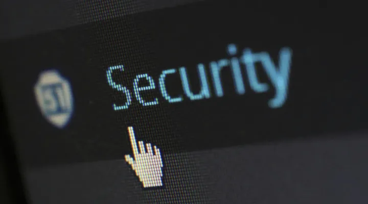 Icono de seguridad con escudo y candado